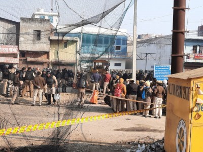 Tension at Tikri border after man burnt to death Tension at Tikri border after man burnt to death