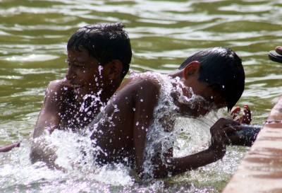 Delhi sizzles above 42 degrees, Ganganagar hottest at 45.8 Delhi sizzles above 42 degrees, Ganganagar hottest at 45.8