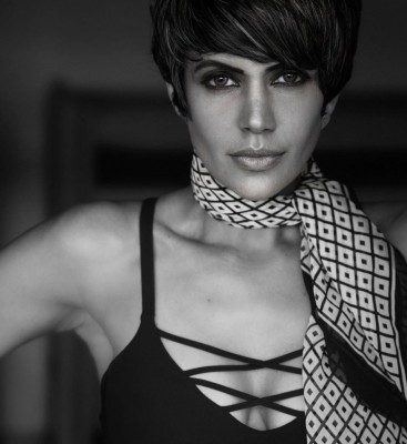 Mandira Bedi dazzles in black and white Mandira Bedi dazzles in black and white