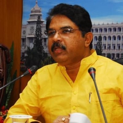 K'taka minister performs mass last rites of over 1,000 bodies K'taka minister performs mass last rites of over 1,000 bodies