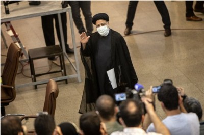 Iran's presidential candidates hold TV debate on economy Iran's presidential candidates hold TV debate on economy