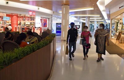 As people get ready to eat out and shop, 3rd Covid wave may come sooner than anticipated As people get ready to eat out and shop, 3rd Covid wave may come sooner than anticipated