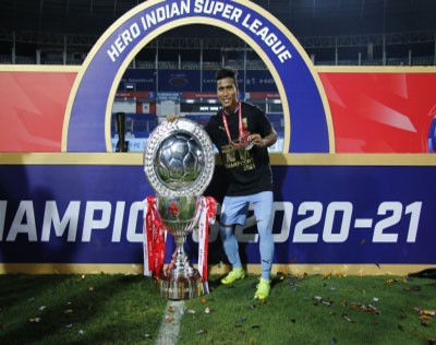 ISL champions Mumbai City FC extend striker Bhumij's contract