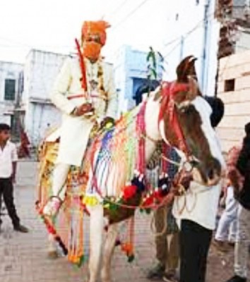UP Dalit youth's dream of riding horse on his wedding faces minor hurdle UP Dalit youth's dream of riding horse on his wedding faces minor hurdle