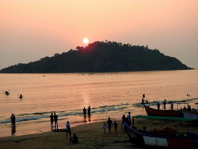 As monsoons loom, Goa shuts beaches for visitors As monsoons loom, Goa shuts beaches for visitors