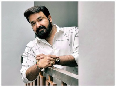 Superstar Mohanlal expects Onam release for Marakkar