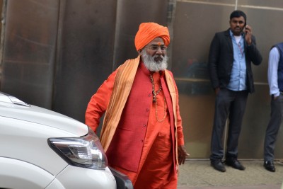 Show your receipt, take back your donation: Sakshi Maharaj Show your receipt, take back your donation: Sakshi Maharaj