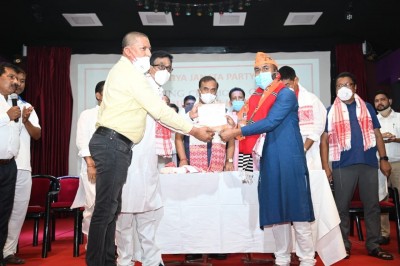 Prominent Assam Cong MLA Rupjyoti Kurmi joins BJP Prominent Assam Cong MLA Rupjyoti Kurmi joins BJP