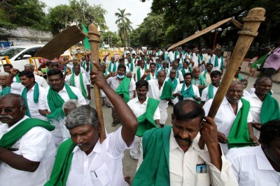 TN farmer assaulted by cop dies, family demands action TN farmer assaulted by cop dies, family demands action