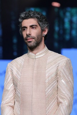 Jim Sarbh, Ishwak Singh to star in series 'Rocket Boys' Jim Sarbh, Ishwak Singh to star in series 'Rocket Boys'