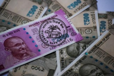 UP: Fake currency found in RBI chest, FIR lodged UP: Fake currency found in RBI chest, FIR lodged