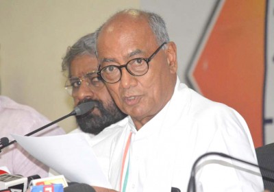 After Digvijaya row, Cong asks its leaders to go by CWC resolution on Art 370 After Digvijaya row, Cong asks its leaders to go by CWC resolution on Art 370