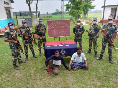 BSF busts racket smuggling fake Indian currency from B'desh