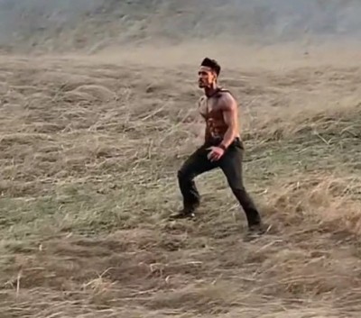 Tiger Shroff shares a couple of 'hero shot fails' Tiger Shroff shares a couple of 'hero shot fails'