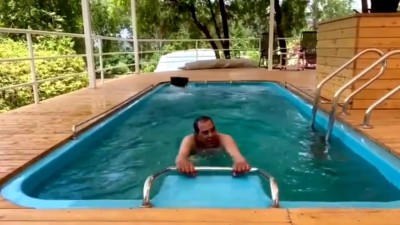 Dharmendra takes to water aerobics, yoga and light exercise
