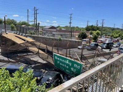 6 people injured in Washington pedestrian bridge collapse 6 people injured in Washington pedestrian bridge collapse