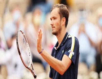 French Open: Medvedev to play Tsitsipas in quarterfinals French Open: Medvedev to play Tsitsipas in quarterfinals