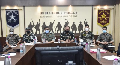 Dreaded woman Maoist surrenders to Maharashtra Police Dreaded woman Maoist surrenders to Maharashtra Police