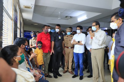 House crash: CM visits injured, announces Rs 5L to kin of dead House crash: CM visits injured, announces Rs 5L to kin of dead