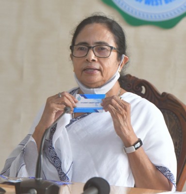 Mamata fires fresh salvo at Centre over vax policy