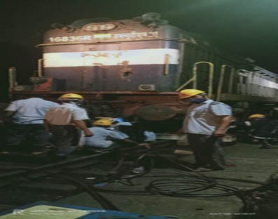 Goa-Delhi Rajdhani Express derails, major mishap averted