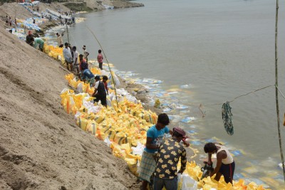 Villagers on edge in Bihar's Purnea, Araria as rivers rise Villagers on edge in Bihar's Purnea, Araria as rivers rise