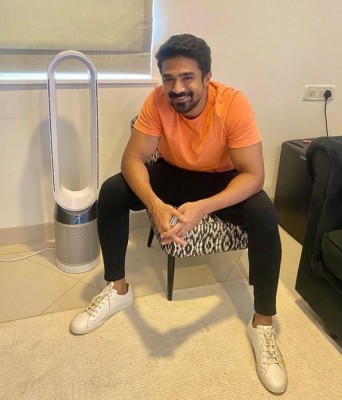 Saqib Saleem's rendezvous with poetry started in college Saqib Saleem's rendezvous with poetry started in college