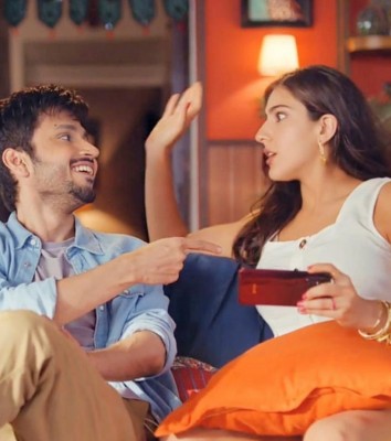 Amol Parashar opens up on shooting with Sara Ali Khan Amol Parashar opens up on shooting with Sara Ali Khan