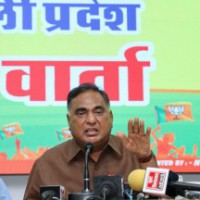 'Kejriwal govt's decision to open markets on odd-even formula is irrational'