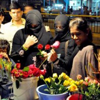 Further relaxations in Gujarat cities, compulsory vax for businesses