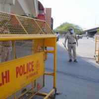 Delhi Police issue challan to Robert Vadra's vehicle