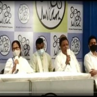 Mukul Roy returns to Trinamool, Mamata says 'more to follow'