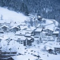 Switzerland plans to ease curbs for vaccinated foreign tourists