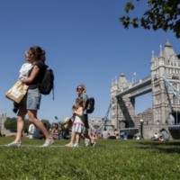 UK govt mulls delaying lockdown by another month: Sources