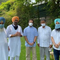 Rebel AAP MLAs meet Rahul Gandhi in Delhi, merge outfit
