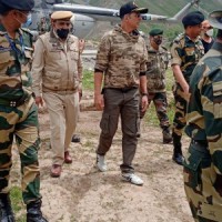 Akshay Kumar visits Tulail LoC area in J&K's Bandipora