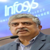 Infosys regrets glitches: Nilekani to FM