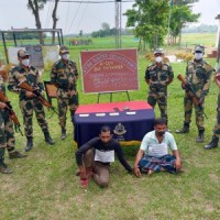 BSF busts racket smuggling fake Indian currency from B'desh