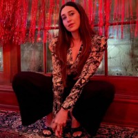 Karisma Kapoor turns 47, shares glam shots with fans on special day