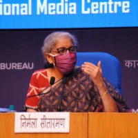 FM meets heads of insurance companies for faster claim settlement