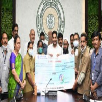 Andhra provides Rs 10K aid to autorickshaw, cab drivers