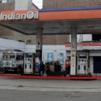 OMCs again resort to alternate day fuel price revision