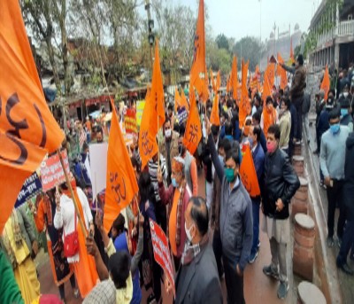 VHP to open Arogya Shalas in Kashi VHP to open Arogya Shalas in Kashi