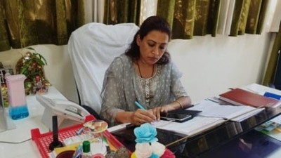 Power tussle in Uttarakhand as Secy refuses to obey minister's order on transfers Power tussle in Uttarakhand as Secy refuses to obey minister's order on transfers