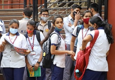 K'taka II PUC results : 61.88% clear exams, girls outshine boys K'taka II PUC results : 61.88% clear exams, girls outshine boys