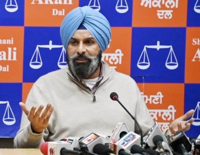 Threat to life of ex-minister Majithia: Akali Dal Threat to life of ex-minister Majithia: Akali Dal