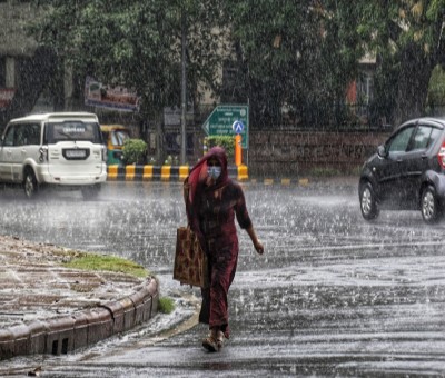Delhi-NCR endures 'torture' weather, IMD says rainfall from Wed evening Delhi-NCR endures 'torture' weather, IMD says rainfall from Wed evening
