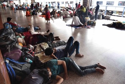 Agnipath protests: Commuters stranded as several trains cancelled Agnipath protests: Commuters stranded as several trains cancelled