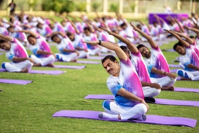 Gautam Adani and Dr Priti Adani inspire a thousand Adanians to practice Yoga