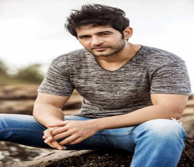 Hiten Tejwani chuffed to play a character he's never done before in 'Ishqiyoun' Hiten Tejwani chuffed to play a character he's never done before in 'Ishqiyoun'